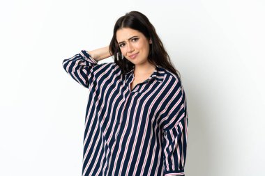 Tecrit edilmiş geçmişi olan beyaz bir kadın. Şüpheleri var.