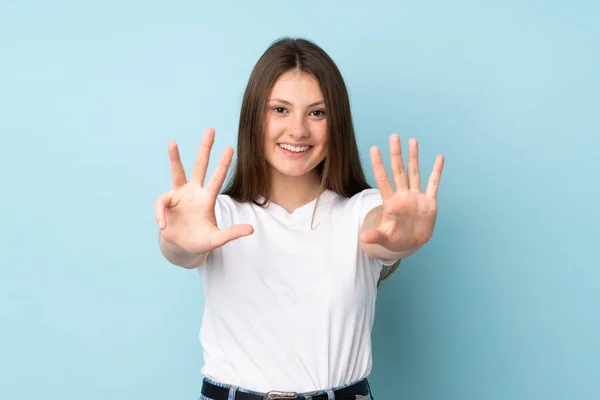 Έφηβος Καυκάσιος Κορίτσι Απομονωμένο Μπλε Φόντο Καταμέτρηση Εννέα Δάχτυλα — Φωτογραφία Αρχείου