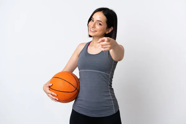 Young Woman Playing Basketball Isolated White Background Pointing Front Happy — Stock Photo, Image