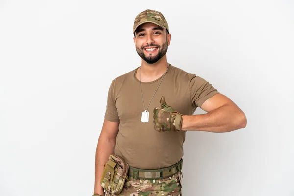 Ung Arabisk Soldat Man Isolerad Vit Bakgrund Ger Tummen Upp — Stockfoto