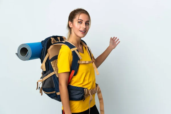 Mujer Joven Montañista Con Una Gran Mochila Aislada Sobre Fondo —  Fotos de Stock