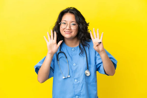 年轻的外科医生 亚洲女人 黄种人 有9个手指 — 图库照片