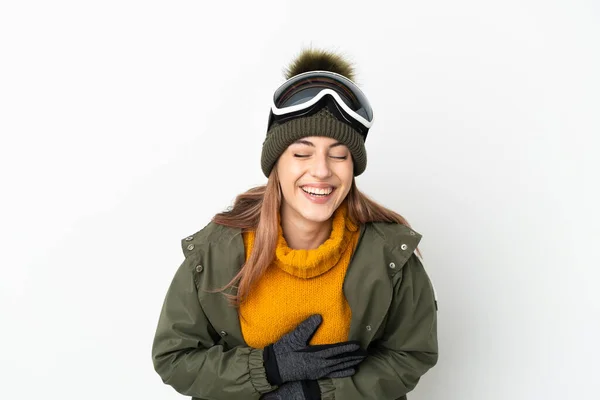 Mulher Branca Esquiador Com Óculos Snowboard Isolado Fundo Branco Sorrindo — Fotografia de Stock