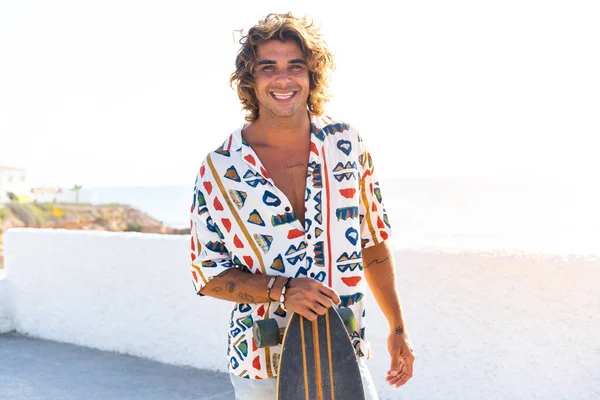 Young Caucasian Man Practicing Longboard Beach — Stock Photo, Image