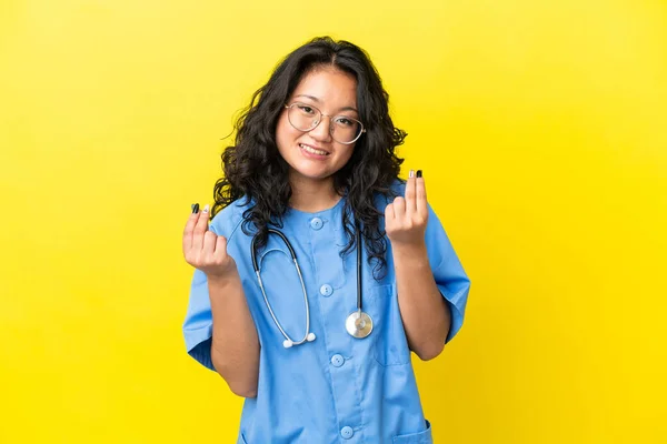 年轻的外科医生 亚洲女人 黄种人出身 做着赚钱的姿势 — 图库照片
