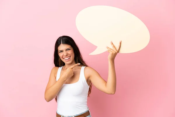 Young Caucasian Woman Isolated Pink Background Holding Empty Speech Bubble — Stock Photo, Image