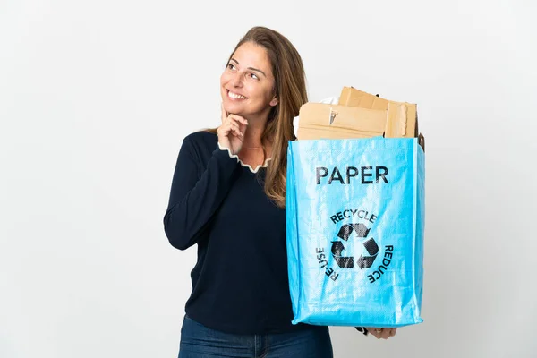 Femme Brésilienne Moyen Âge Tenant Sac Recyclage Rempli Papier Recycler — Photo