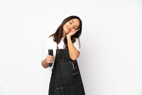 Jovem Cabeleireiro Mulher Isolado Fundo Branco Fazendo Gesto Sono Dorable — Fotografia de Stock