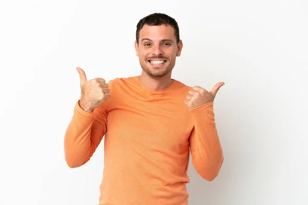 Hombre Brasileño Sobre Fondo Blanco Aislado Con Pulgares Hacia Arriba —  Fotos de Stock