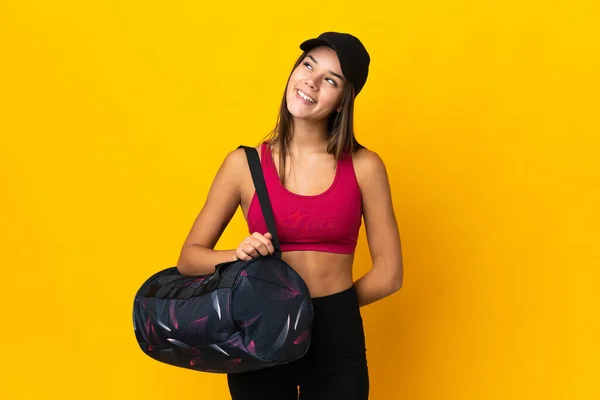 Ragazza Sportiva Adolescente Con Borsa Sportiva Guardando Lato Sorridente — Foto Stock