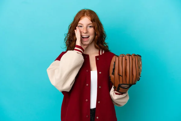 Teenager Zrzka Dívka Baseballovou Rukavicí Izolované Modrém Pozadí Překvapením Šokovaný — Stock fotografie