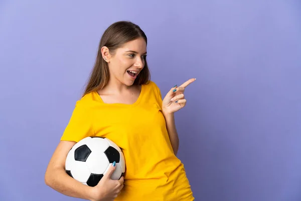 Young Lithuanian Football Player Woman Isolated Purple Background Pointing Finger — Fotografia de Stock