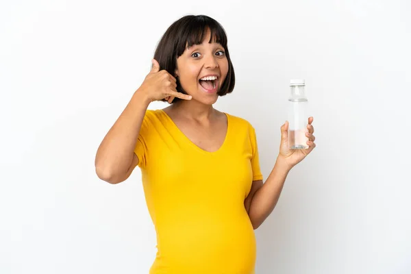 Jonge Zwangere Vrouw Met Een Fles Water Geïsoleerd Een Witte — Stockfoto