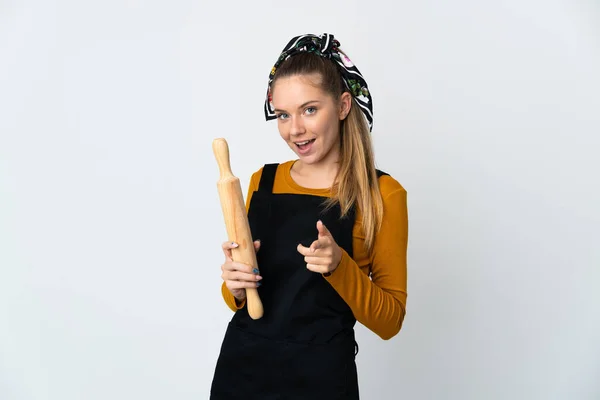 Jonge Litouwse Vrouw Met Een Rollende Pin Geïsoleerd Witte Achtergrond — Stockfoto