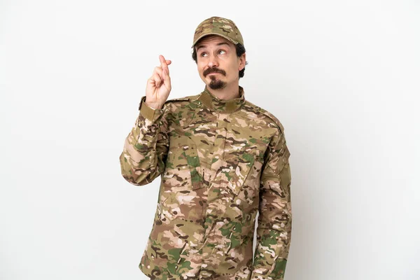 Soldat Man Isolerad Vit Bakgrund Med Fingrar Korsning Och Önskar — Stockfoto