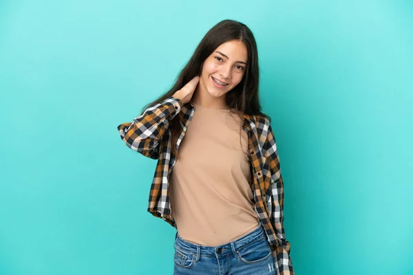 Jovem Francesa Isolada Fundo Azul Rindo — Fotografia de Stock