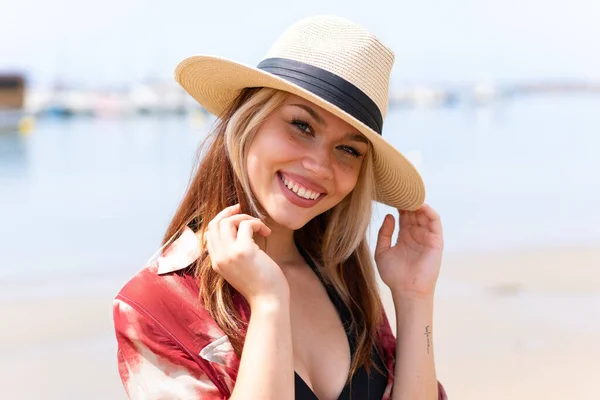 Jong Mooi Blond Meisje Het Strand Zomer Vakantie — Stockfoto