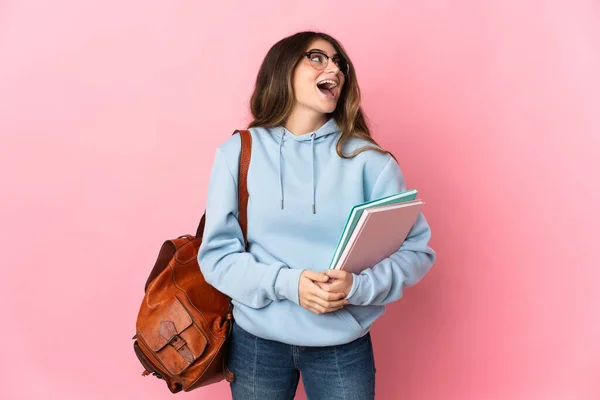 Jovem Estudante Mulher Isolada Fundo Rosa Rindo — Fotografia de Stock