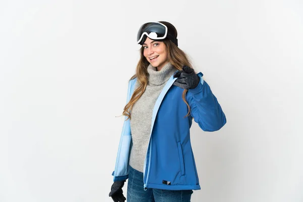 Chica Esquiadora Con Gafas Snowboard Aisladas Sobre Fondo Blanco Apuntando —  Fotos de Stock