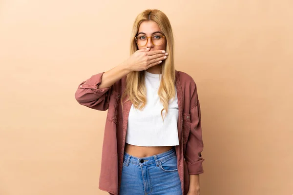 Young Uruguayan Blonde Woman Isolated Background Covering Mouth Hand — Stock Photo, Image