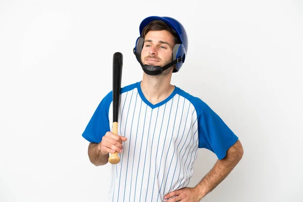 Jovem Caucasiano Jogando Beisebol Isolado Fundo Branco Posando Com Braços — Fotografia de Stock