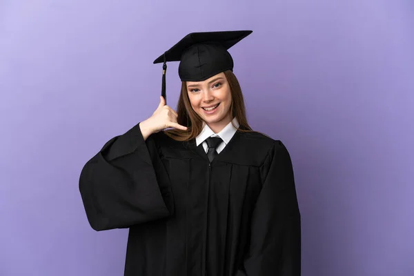 Graduado Universitario Joven Sobre Fondo Púrpura Aislado Haciendo Gesto Teléfono — Foto de Stock