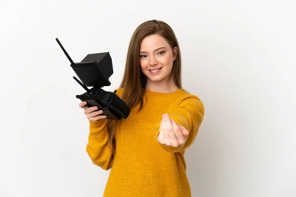 Adolescente Tenant Une Télécommande Drone Sur Fond Blanc Isolé Invitant — Photo