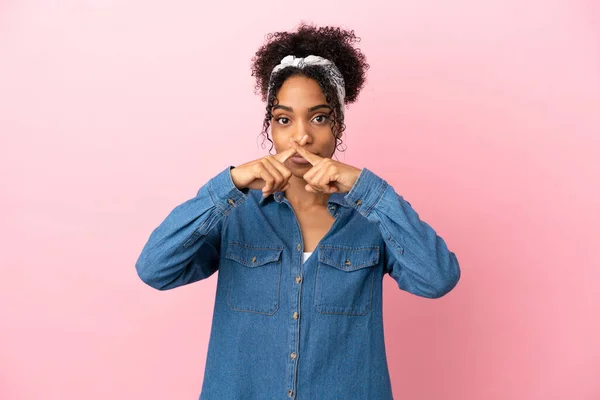 Young Latin Woman Isolated Pink Background Making Stop Gesture Her — Stock Photo, Image