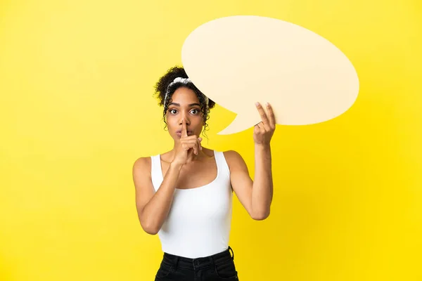 Young African American Woman Isolated Yellow Background Holding Empty Speech — Stock Photo, Image