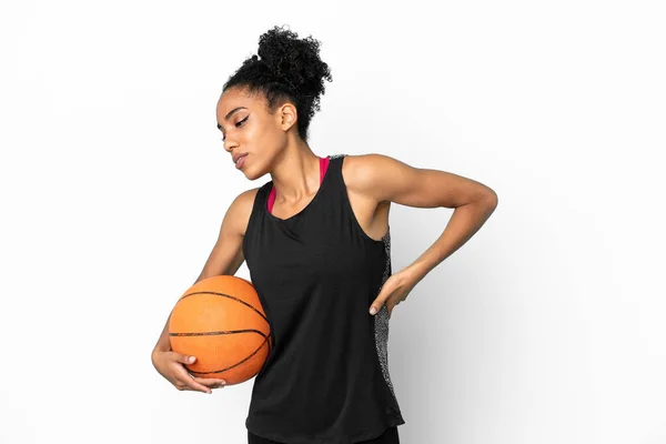 Genç Basketbolcu Beyaz Arka Planda Izole Edilmiş Bir Kadın Gayret — Stok fotoğraf