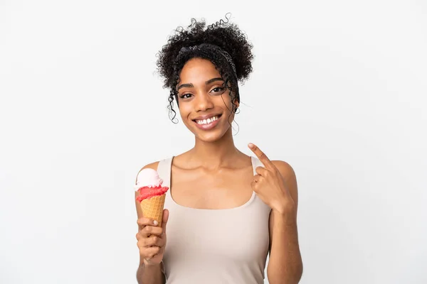 Joven Mujer Afroamericana Con Helado Corneta Aislado Sobre Fondo Blanco —  Fotos de Stock