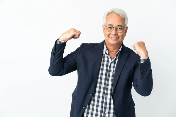 Homem Brasileiro Meia Idade Isolado Fundo Branco Fazendo Gesto Forte — Fotografia de Stock