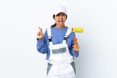 Ressam kadın izole beyaz arka plan üzerinde parmakları çapraz