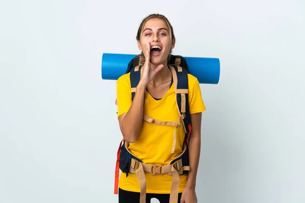 Mujer Joven Montañista Con Una Gran Mochila Aislada Sobre Fondo —  Fotos de Stock