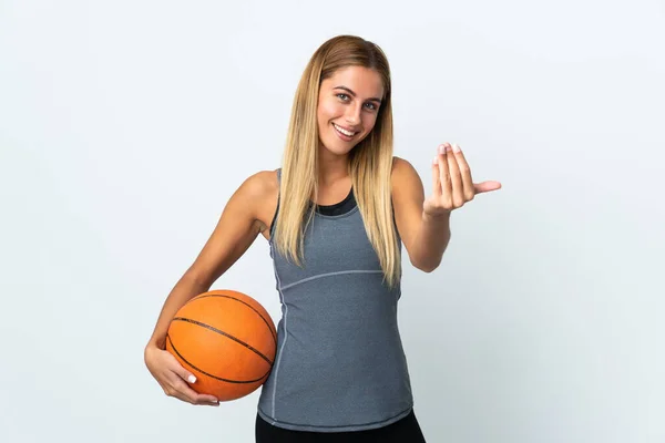 Jovem Estudante Mulher Isolada Fundo Branco Jogando Basquete Fazendo Gesto — Fotografia de Stock