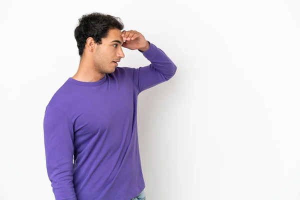 Caucásico Guapo Hombre Sobre Aislado Blanco Fondo Con Sorpresa Expresión —  Fotos de Stock