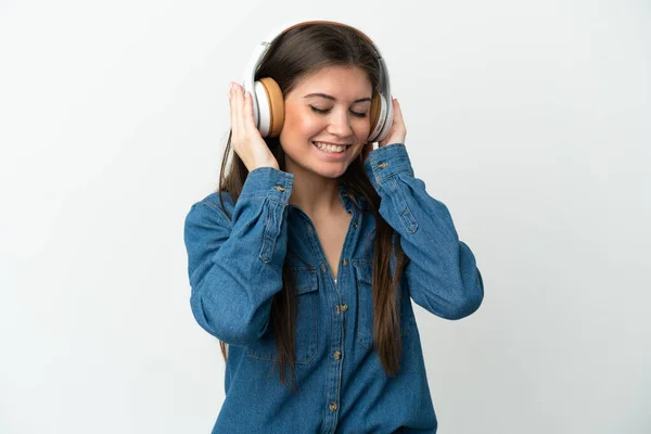 Νεαρή Καυκάσια Γυναίκα Απομονωμένη Λευκό Φόντο Ακούγοντας Μουσική — Φωτογραφία Αρχείου