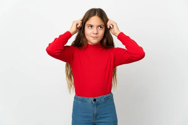 Niña Sobre Fondo Blanco Aislado Teniendo Dudas Pensando —  Fotos de Stock