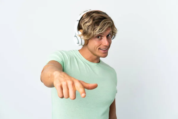 Hombre Inglés Sobre Fondo Blanco Aislado Escuchando Música — Foto de Stock