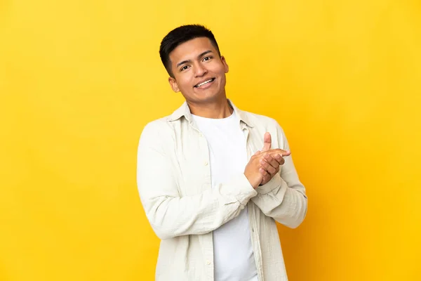 Young Ecuadorian Man Isolated Yellow Background Applauding — Foto de Stock