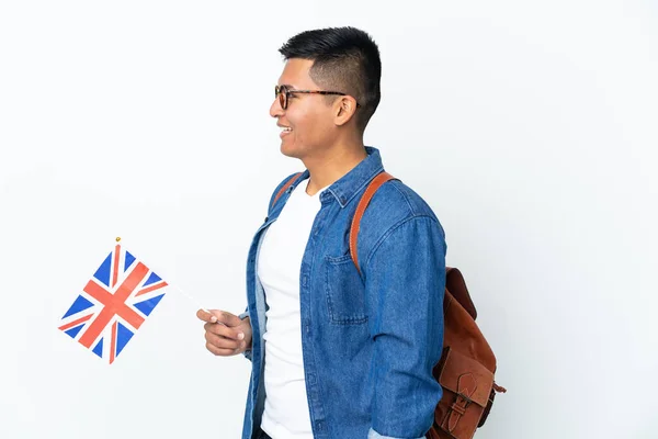Junge Ecuadorianerin Hält Eine Britische Flagge Auf Weißem Hintergrund Und — Stockfoto