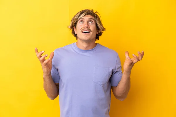 Handsome Blonde Man Isolated Yellow Background Stressed Overwhelmed — Zdjęcie stockowe