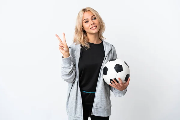 Młoda Rosjanka Gra Piłkę Nożną Odizolowana Białym Tle Uśmiecha Się — Zdjęcie stockowe