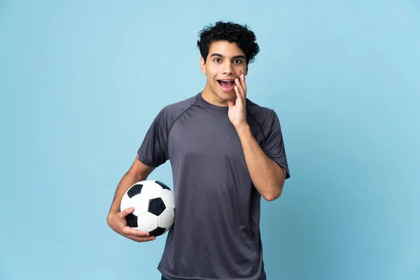 Giocatore Calcio Venezuelano Uomo Sfondo Isolato Con Sorpresa Espressione Facciale — Foto Stock
