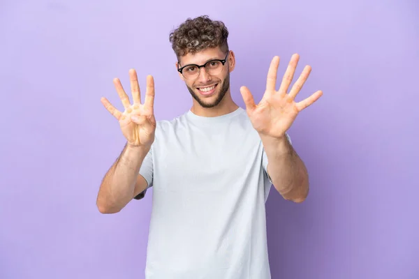 Lieferung Kaukasischen Mann Isoliert Auf Lila Hintergrund Zählen Neun Mit — Stockfoto