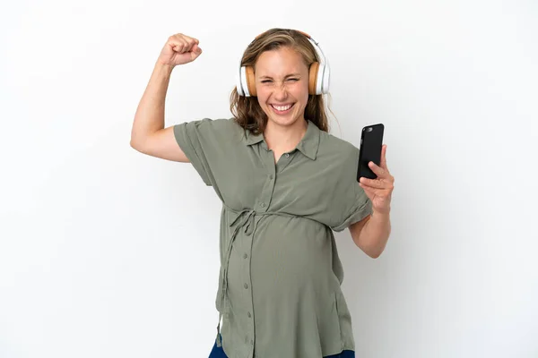 Jeune Femme Caucasienne Isolée Sur Fond Blanc Enceinte Écoutant Musique — Photo