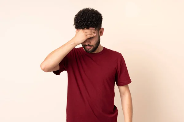 Young Moroccan Man Isolated Beige Background Headache — Stock Photo, Image