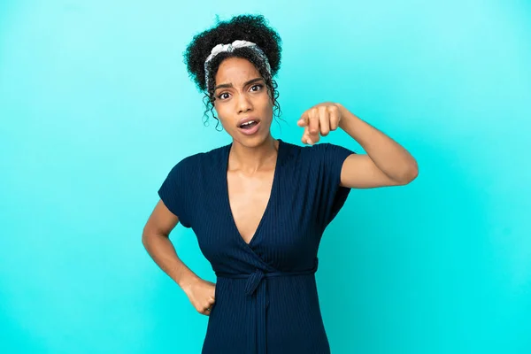 Young Latin Woman Isolated Blue Background Frustrated Pointing Front — Stock Photo, Image