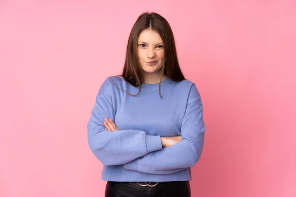 Tiener Kaukasisch Meisje Geïsoleerd Roze Achtergrond Met Ongelukkige Uitdrukking — Stockfoto