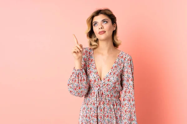 Young Russian Woman Isolated Pink Background Intending Realizes Solution While — Stock Photo, Image